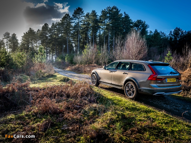 Volvo V90 D4 Cross Country UK-spec 2017 wallpapers (640 x 480)