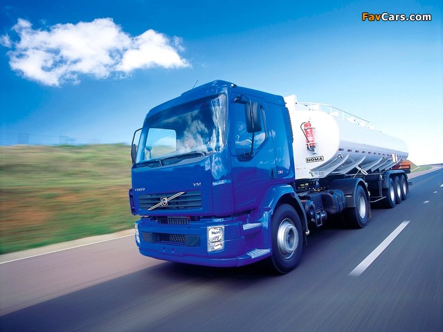 Volvo VM 4x2 Tractor 2003 images (640 x 480)