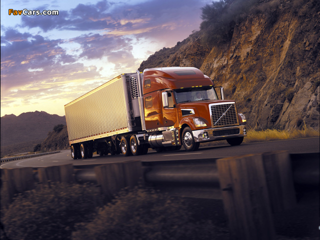 Images of Volvo VT880 2005 (640 x 480)