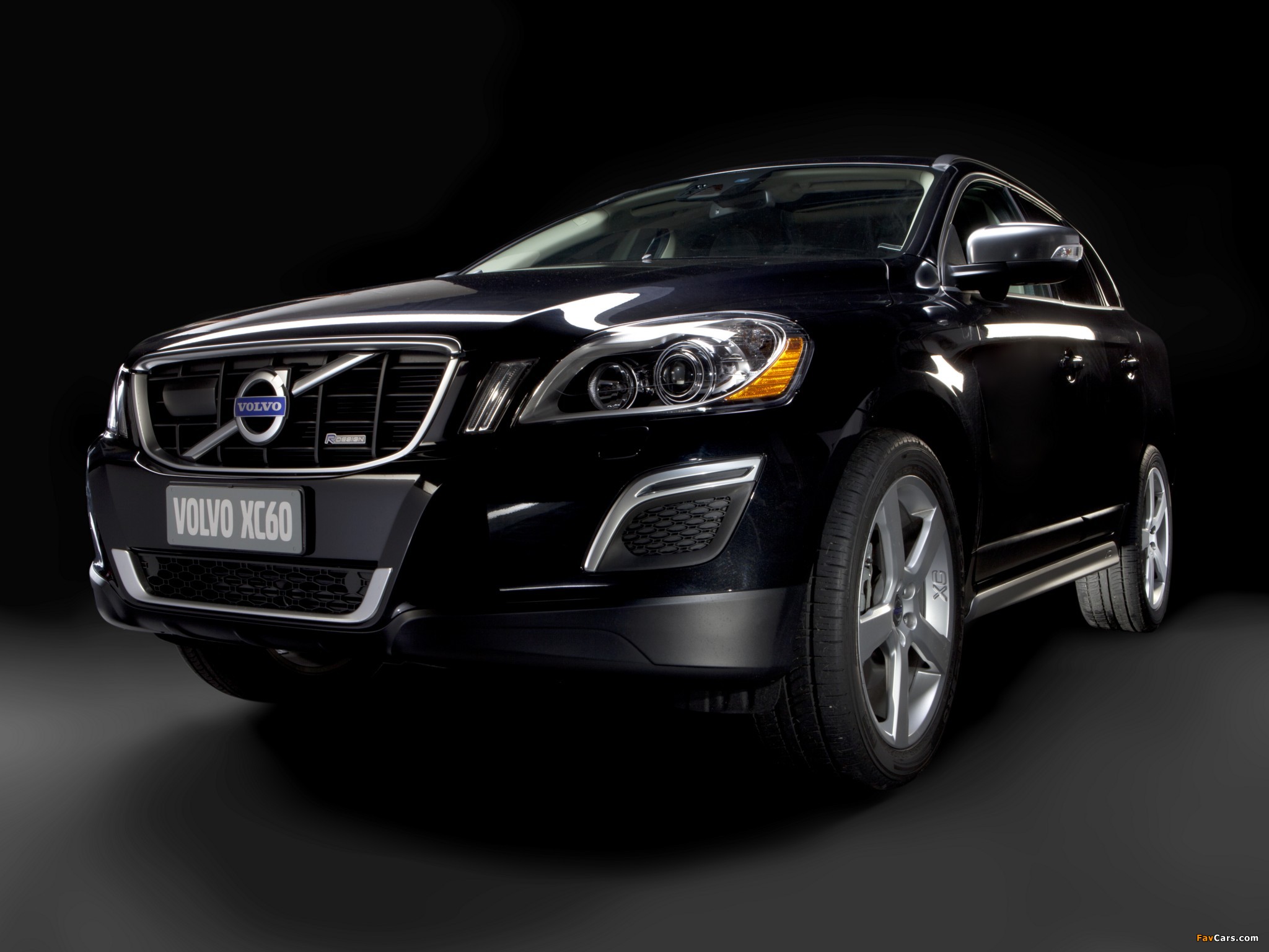 Images of Volvo XC60 R-Design 2009–13 (2048 x 1536)