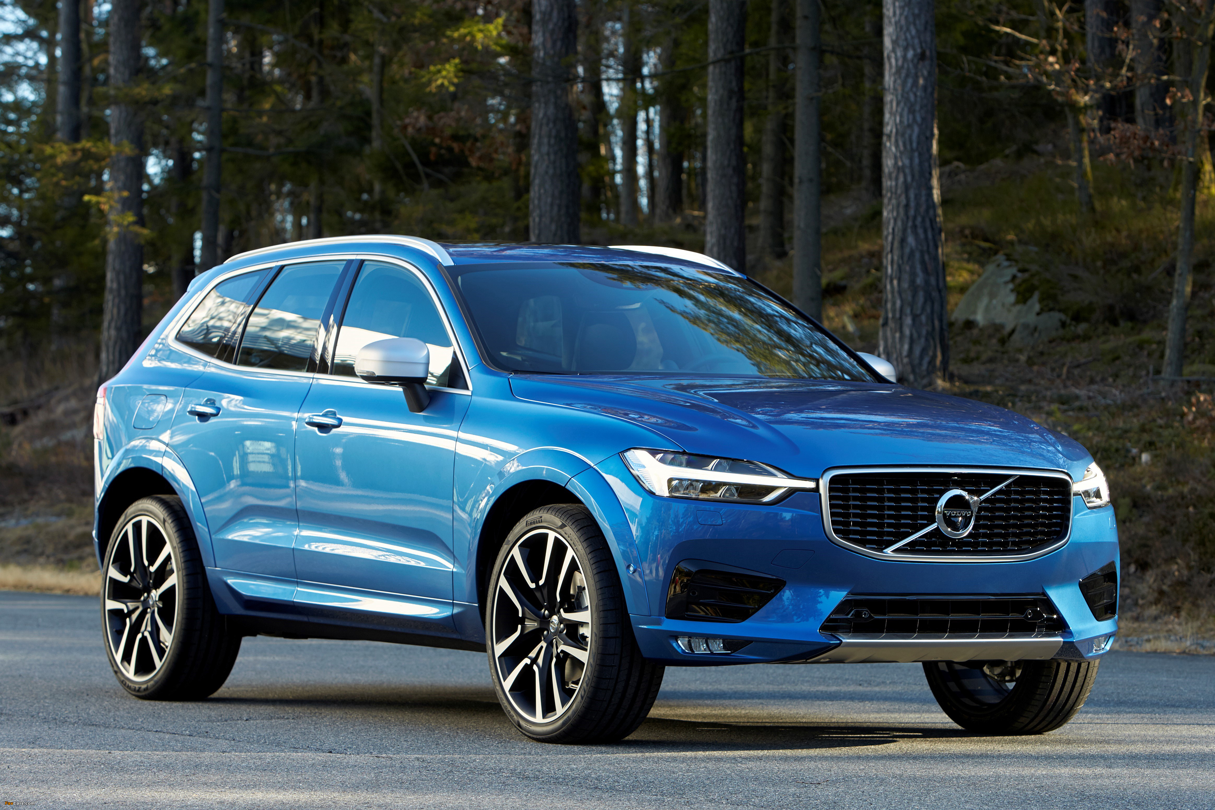 Images of Volvo XC60 T6 R-Design 2017 (4096 x 2730)