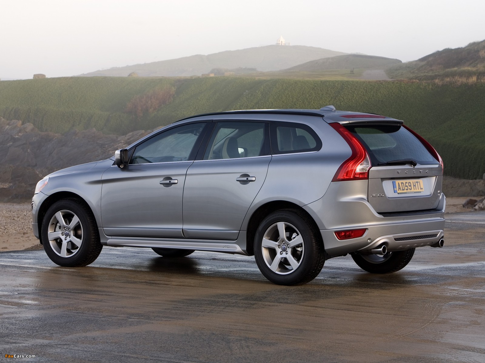 Volvo XC60 R-Design UK-spec 2009–13 wallpapers (1600 x 1200)