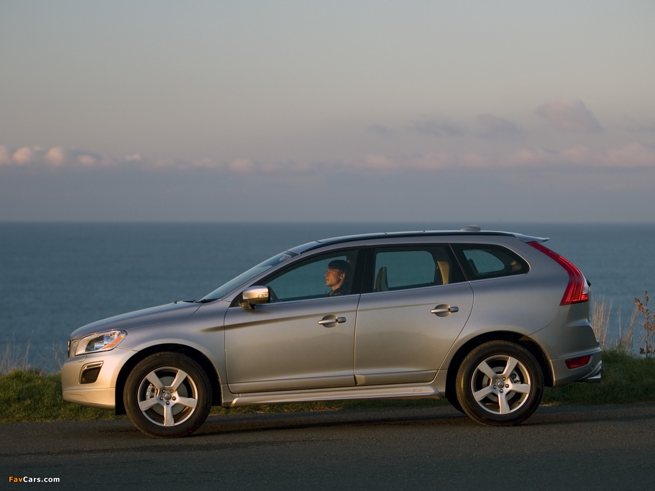 Volvo XC60 R-Design UK-spec 2009–13 wallpapers (1280 x 960)