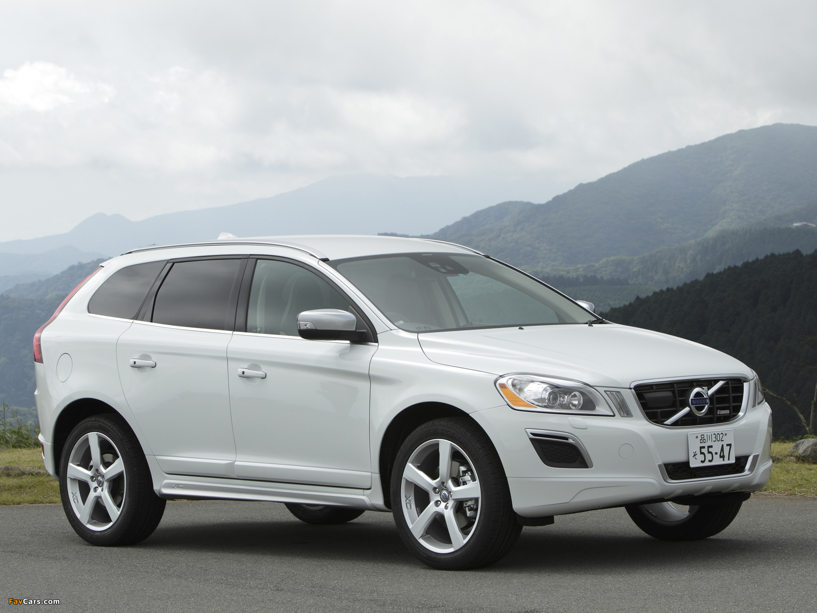 Volvo XC60 R-Design JP-spec 2009–13 wallpapers (1600 x 1200)