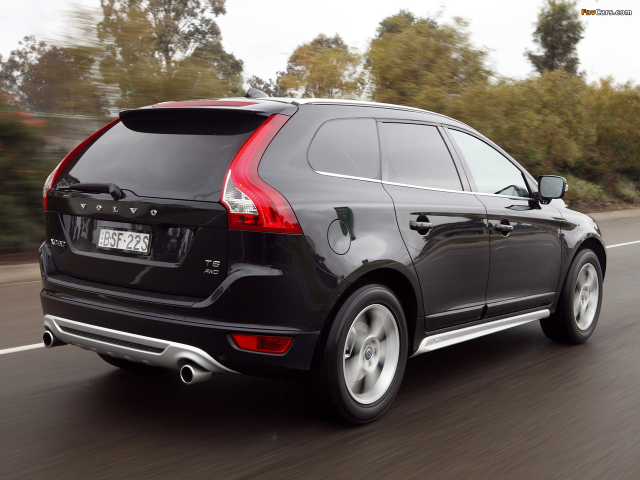 Volvo XC60 R-Design AU-spec 2011–13 pictures (1280 x 960)