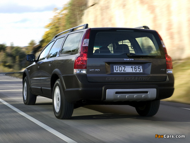 Photos of Volvo XC70 2005–07 (640 x 480)