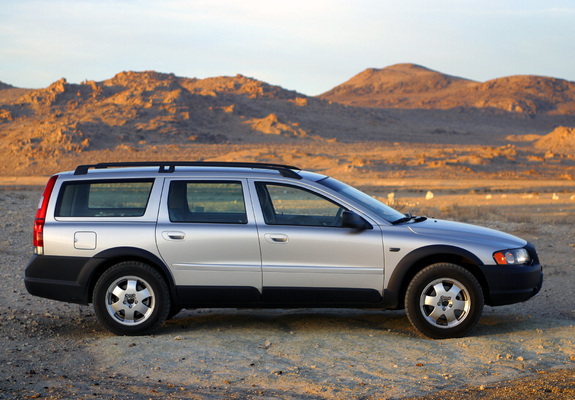 Pictures of Volvo V70XC 2000–05