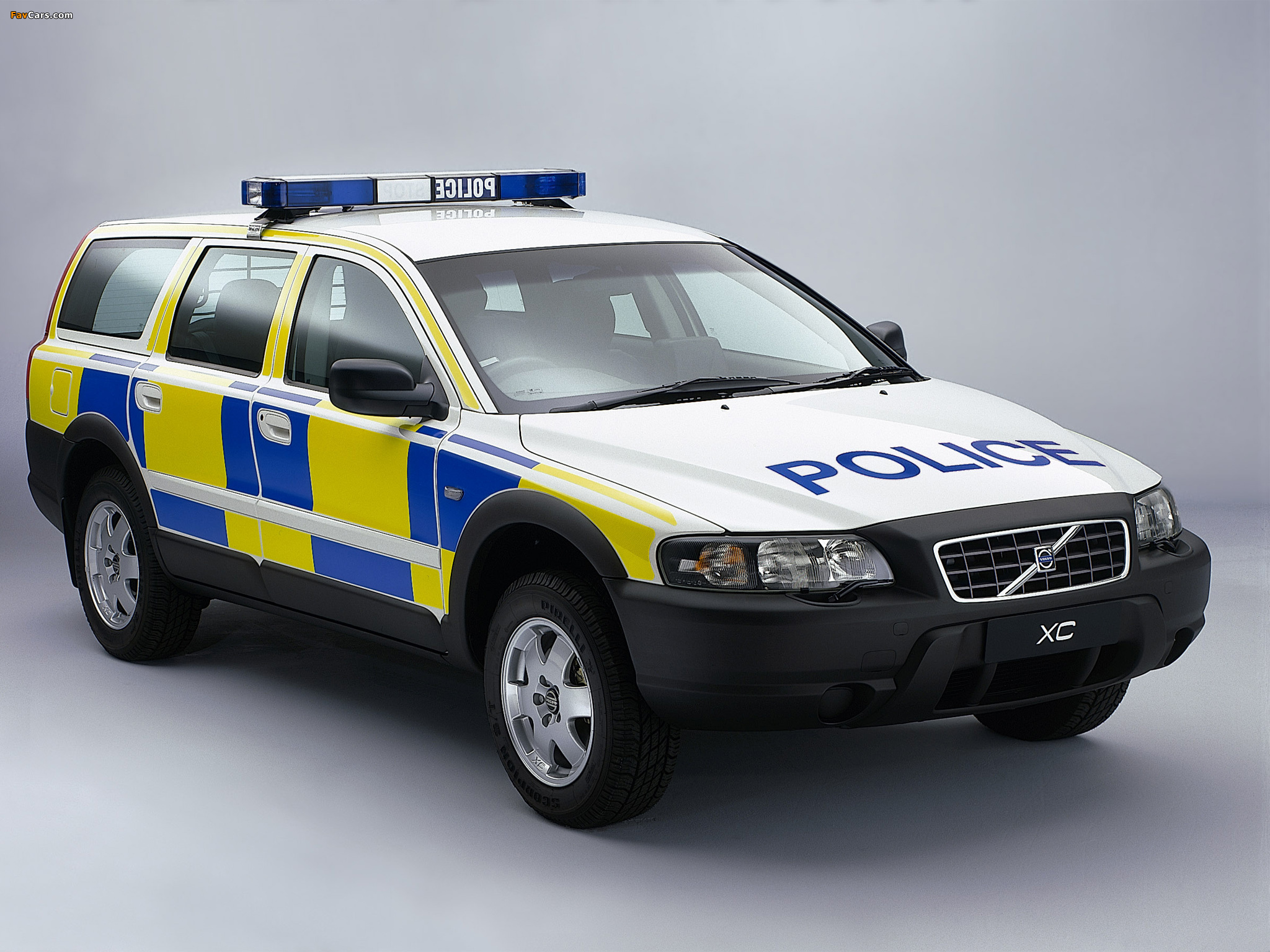 Pictures of Volvo V70XC Police 2000–05 (2048 x 1536)