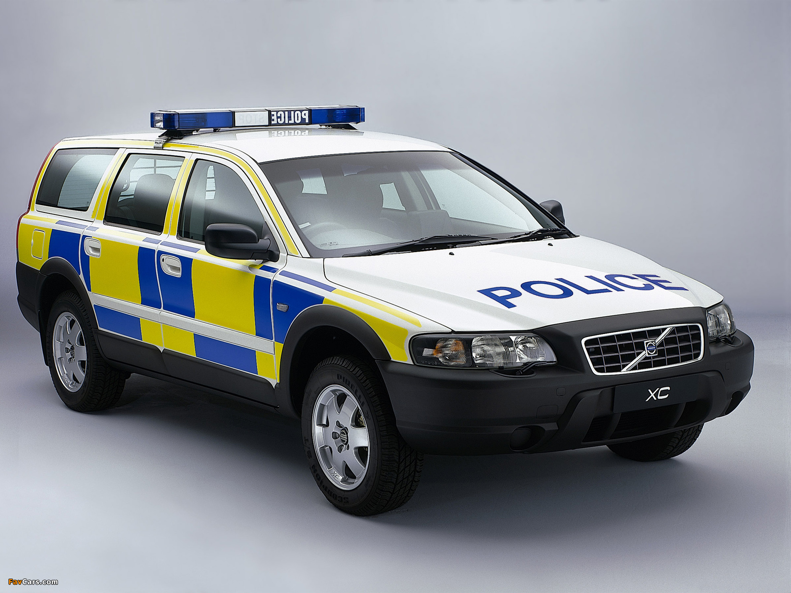 Pictures of Volvo V70XC Police 2000–05 (1600 x 1200)
