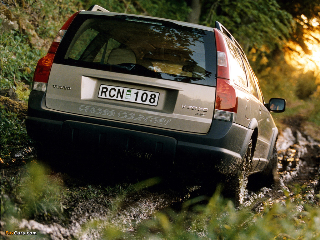 Pictures of Volvo V70XC 2000–05 (1024 x 768)