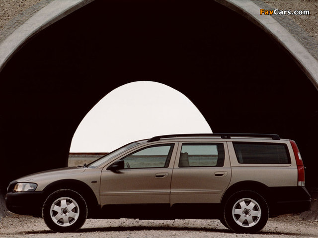 Volvo V70XC 2000–05 pictures (640 x 480)