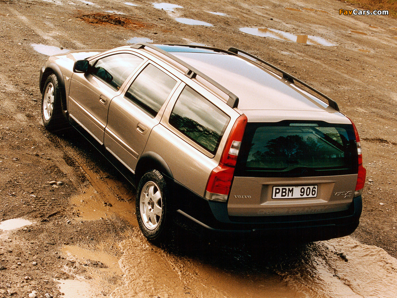 Volvo V70XC 2000–05 wallpapers (800 x 600)