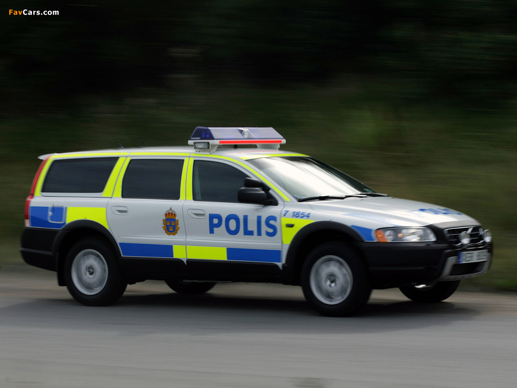 Volvo V70XC Police 2000–05 wallpapers (1024 x 768)