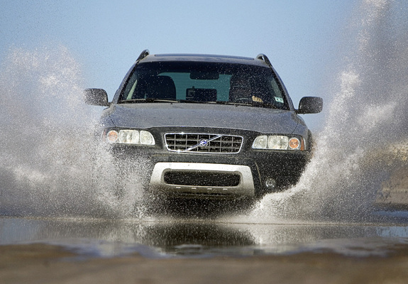 Volvo XC70 US-spec 2005–07 images