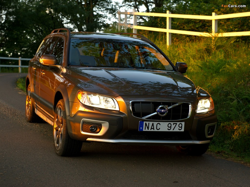 Volvo XC70 T6 2009 wallpapers (1024 x 768)