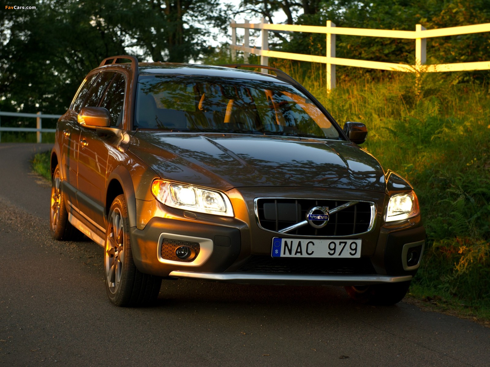 Volvo XC70 T6 2009 wallpapers (1600 x 1200)