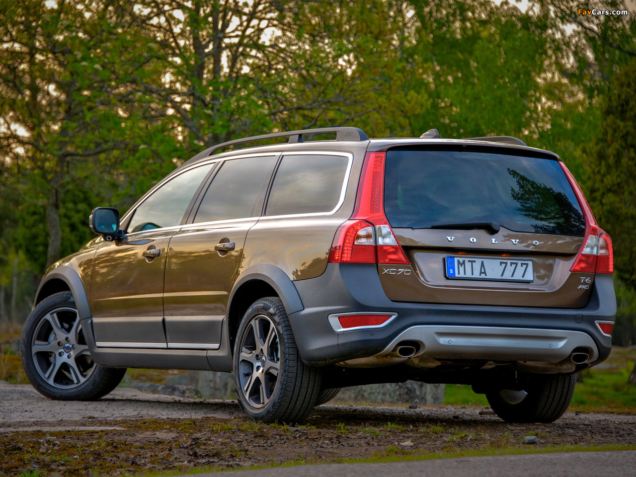 Volvo XC70 T6 2009 wallpapers (1280 x 960)