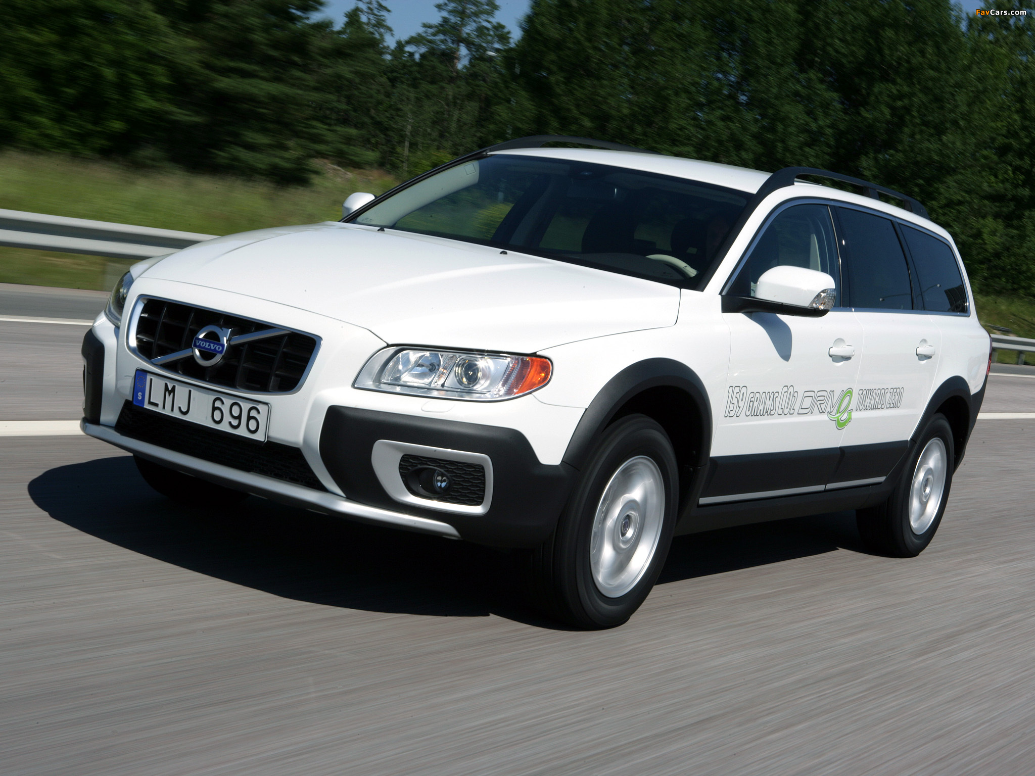 Volvo XC70 DRIVe 2009–13 wallpapers (2048 x 1536)