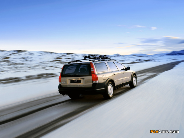 Volvo V70XC 2000–05 wallpapers (640 x 480)