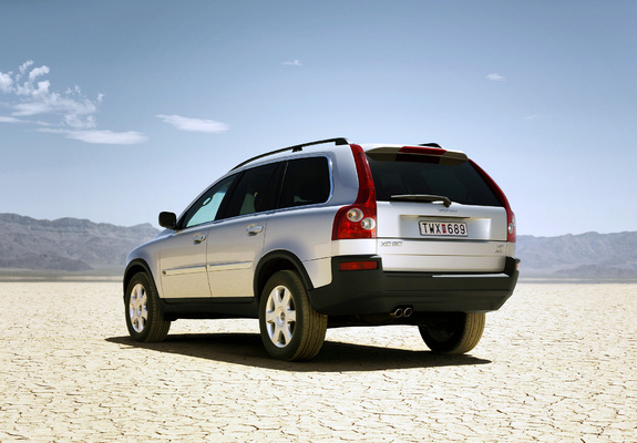 Photos of Volvo XC90 V8 2005–07