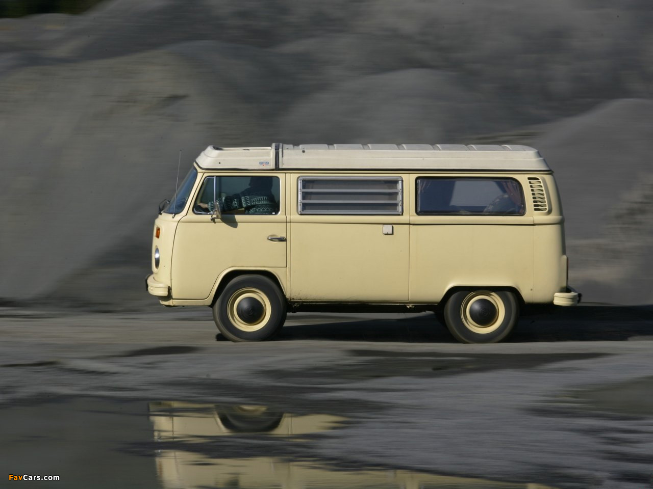 Images of Volkswagen T2 Camper by Westfalia (1280 x 960)