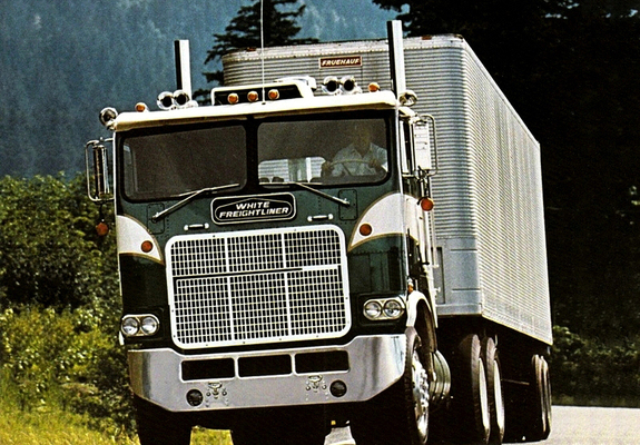 Pictures of White-Freightliner Powerliner 1975