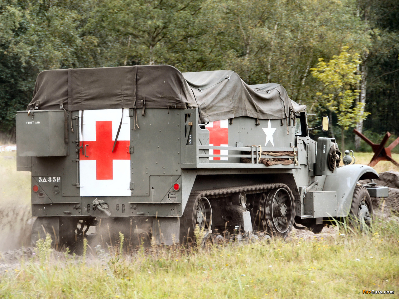 White M3 Half-track Ambulance 1940–45 images (1280 x 960)