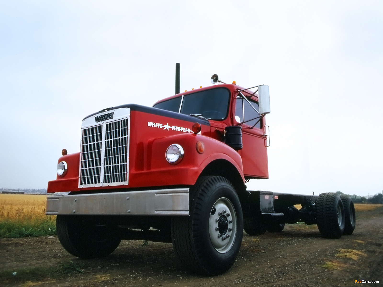 White Western Star 4864 1967–72 wallpapers (1600 x 1200)
