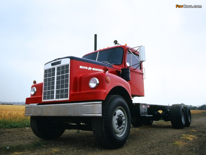 White Western Star 4864 1967–72 wallpapers (800 x 600)