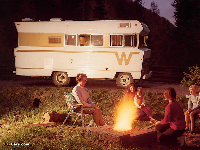 Winnebago Brave 1975 images (800 x 600)