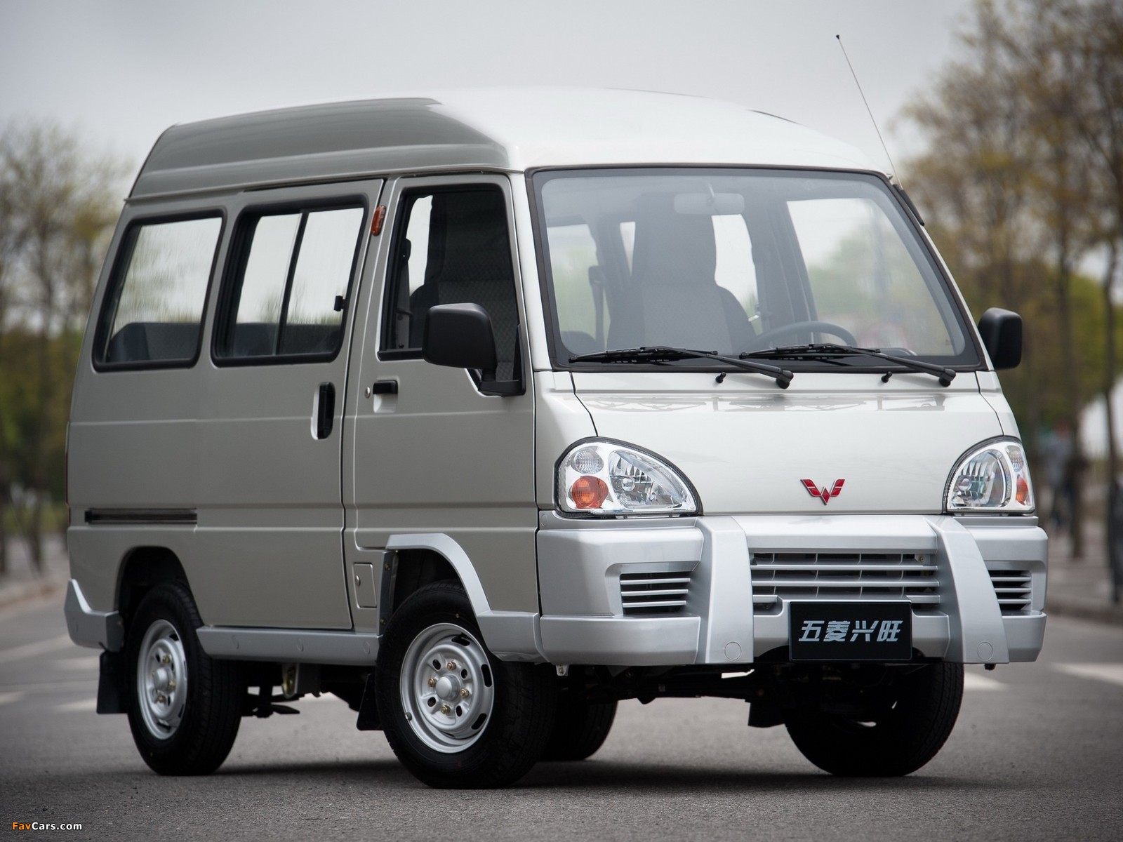 Wuling Xingwang 2010 photos (1600 x 1200)