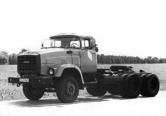 Photos of ZiL E133VYAT Opitniy 1982