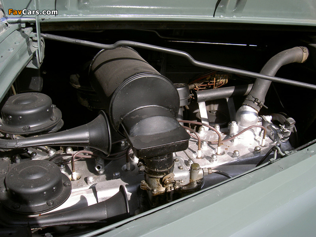 Under the hood ZiS 110B 1949–57 pictures (640 x 480)